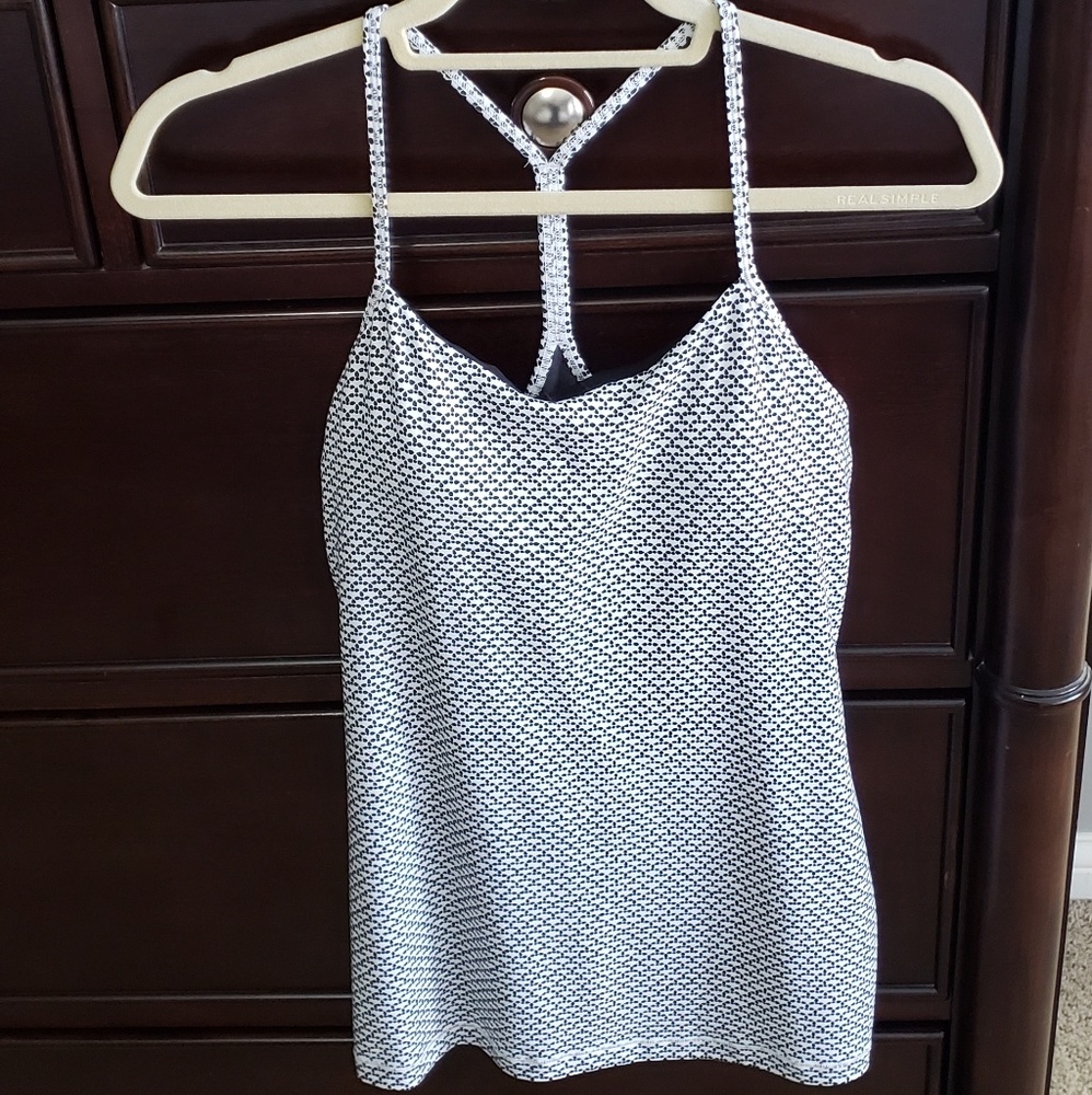 Lululemon black and white tank top.